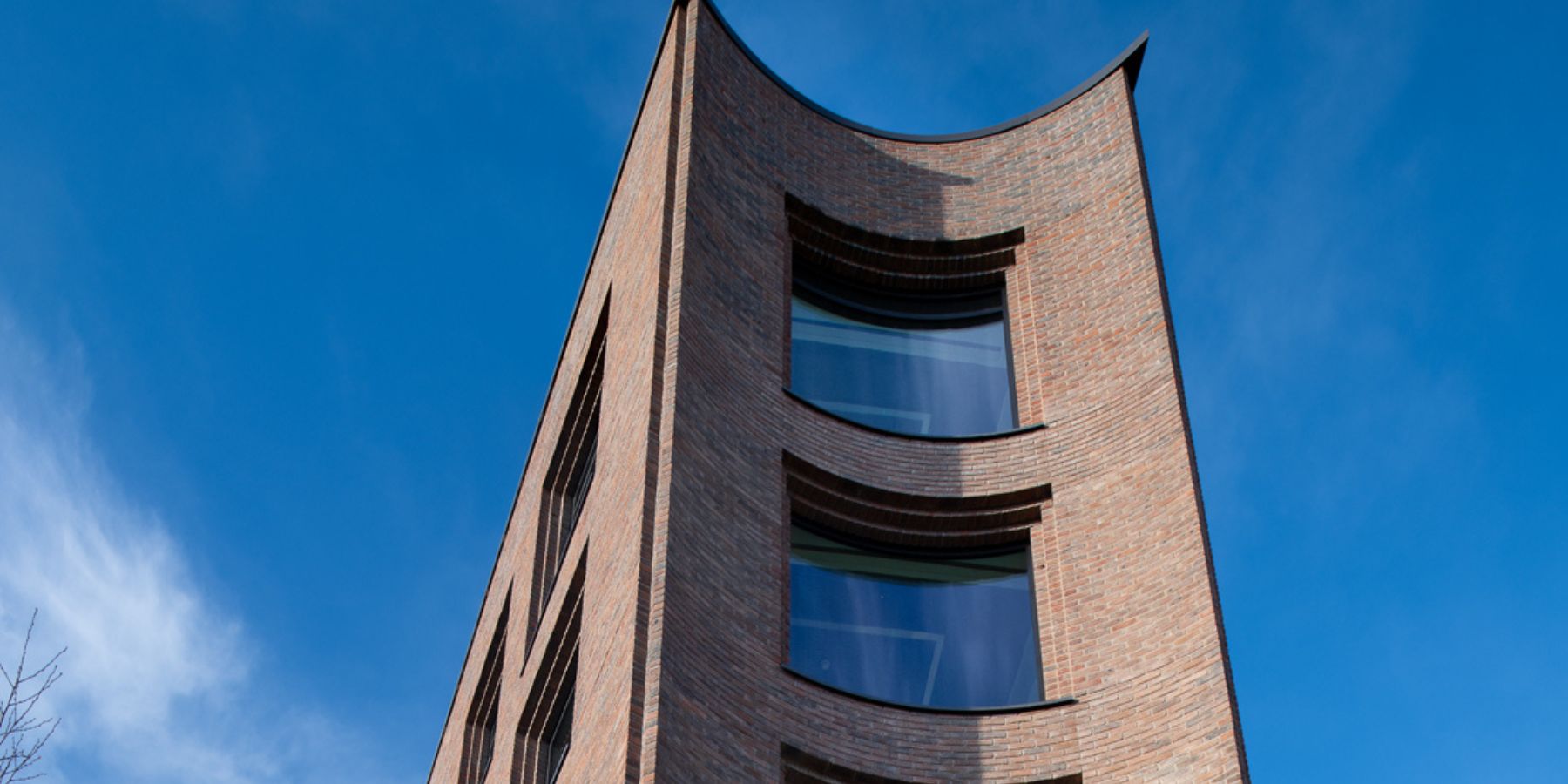 Bespoke curved glass windows at Globe Point, Leeds